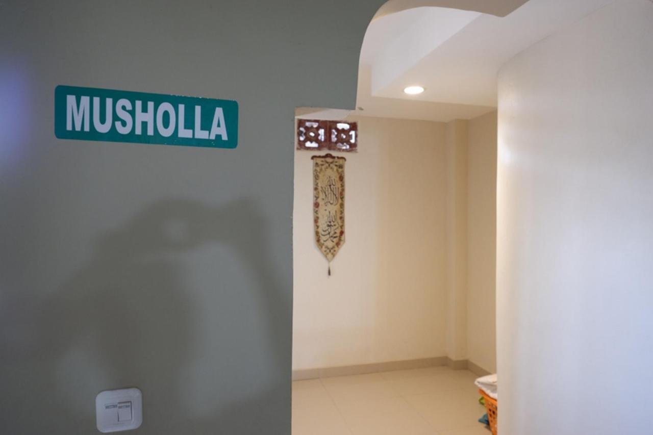 Отель Reddoorz Syariah At Jalan Jenderal Sudirman Palopo Экстерьер фото